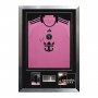 กรอบรูปเสื้อบอล พร้อมลายเซ็นของนักบอล